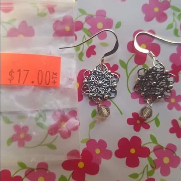 Jewelry - 💥5/$25💥Sterling silver earrings